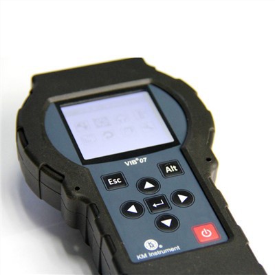 Kädessä pidettävä värähtelyanalysaattori